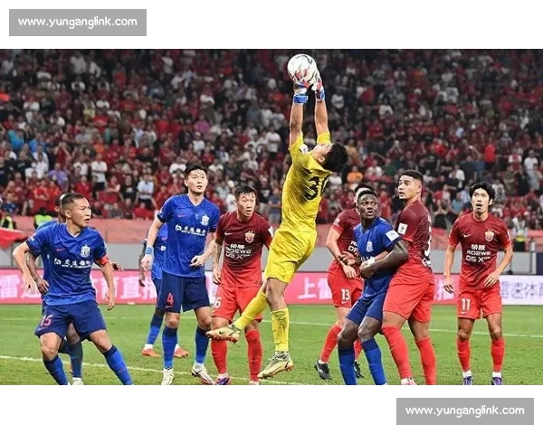 中超积分榜:海港 60 分领跑争冠,梅州亚泰陷降级绝境 中超积分榜:海港 60 分领跑争冠,梅州亚泰陷降级绝境