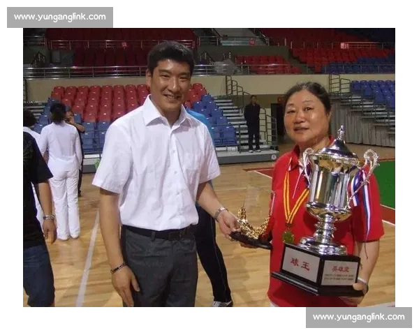 世界冠军陈芳点赞中江半马:这股热情太动人 世界冠军陈芳点赞中江半马:这股热情太动人