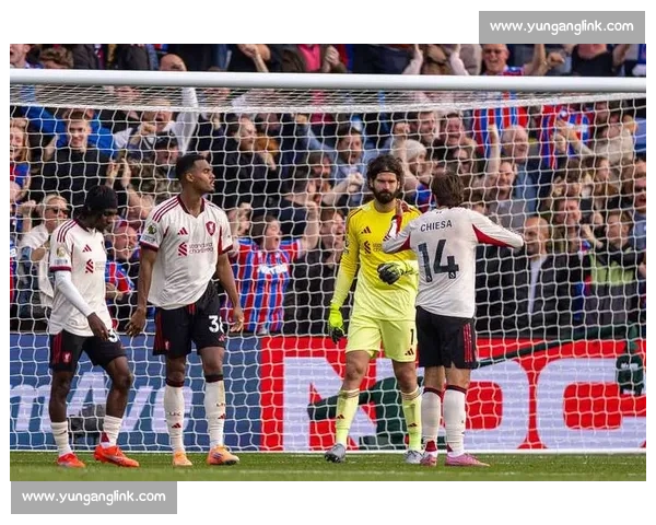 前英超裁判发声:桑德兰绝杀球越位应取消 前英超裁判发声:桑德兰绝杀球越位应取消