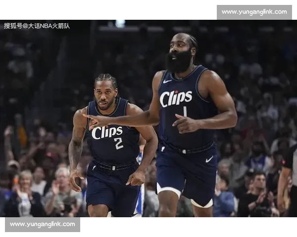 回顾火箭对阵快船的经典对决与时代记忆赛场风云全景解析