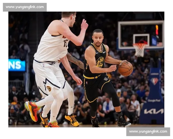 勇士骑士总决赛首战激战回顾双方攻防博弈定基调系列赛走势初现端倪 勇士骑士总决赛首战激战回顾双方攻防博弈定基调系列赛走势初现端倪